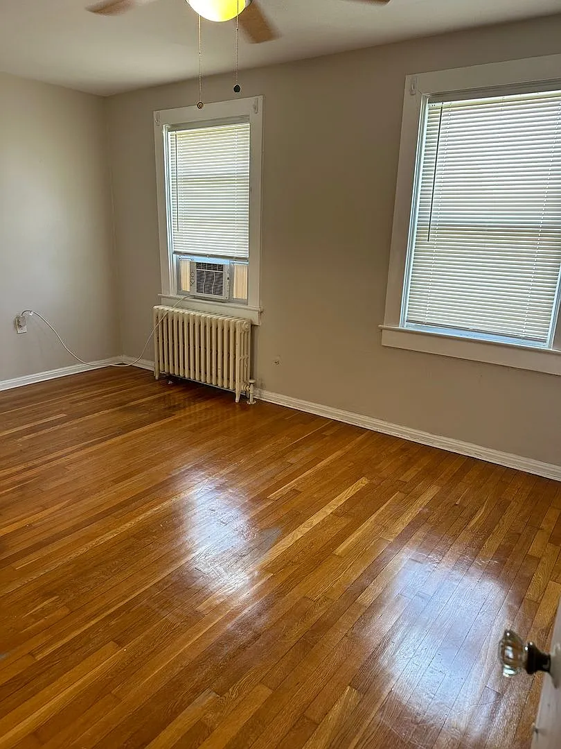 19-49 West Bond Street — Photo 4