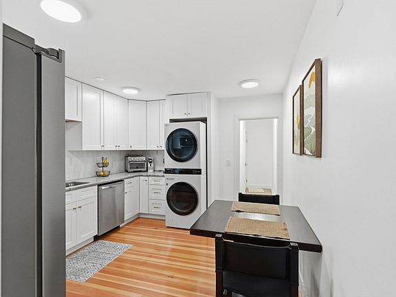 4th image of 31 Quimby St #31