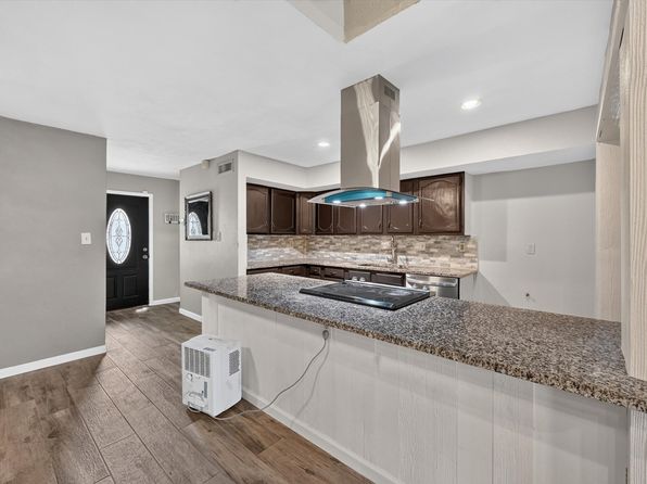 704 Levelland Dr