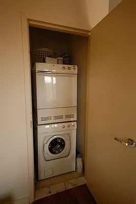 Rented by Realty Advisors Group | media 15