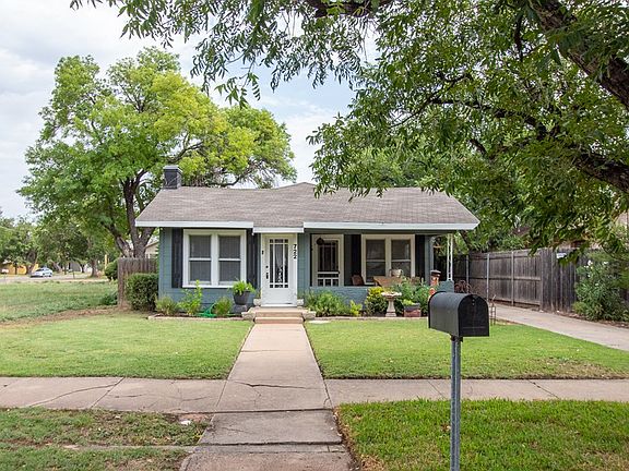 2nd image of 722 W Avenue I