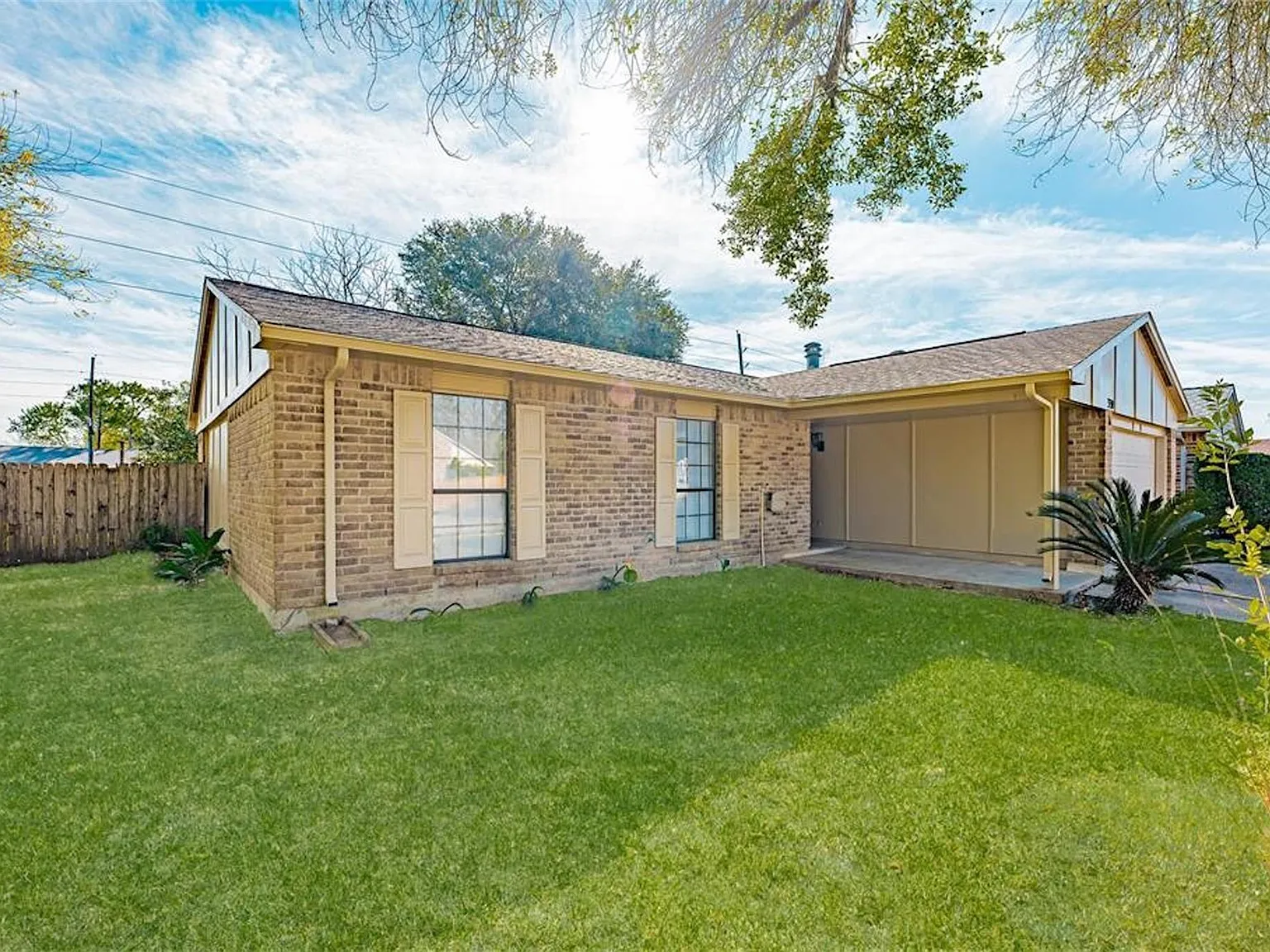 3 bed, 2.0 bath, 1344 sqft, $1,850 — Photo 2