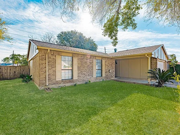 330 Tara Plantation Dr — Photo 2