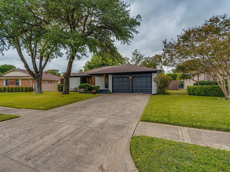 8411 Swift Ave — Photo 3