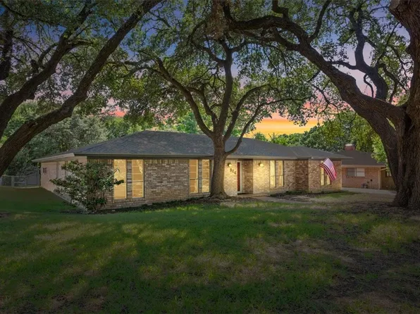 816 Wedgewood Dr, Woodway, TX 76712