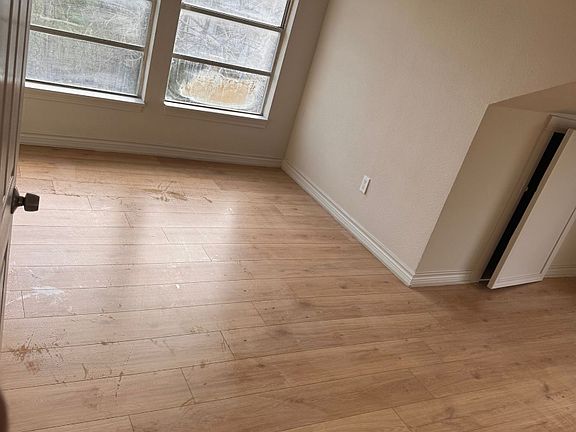 3rd image of 709 N Chandler Ave