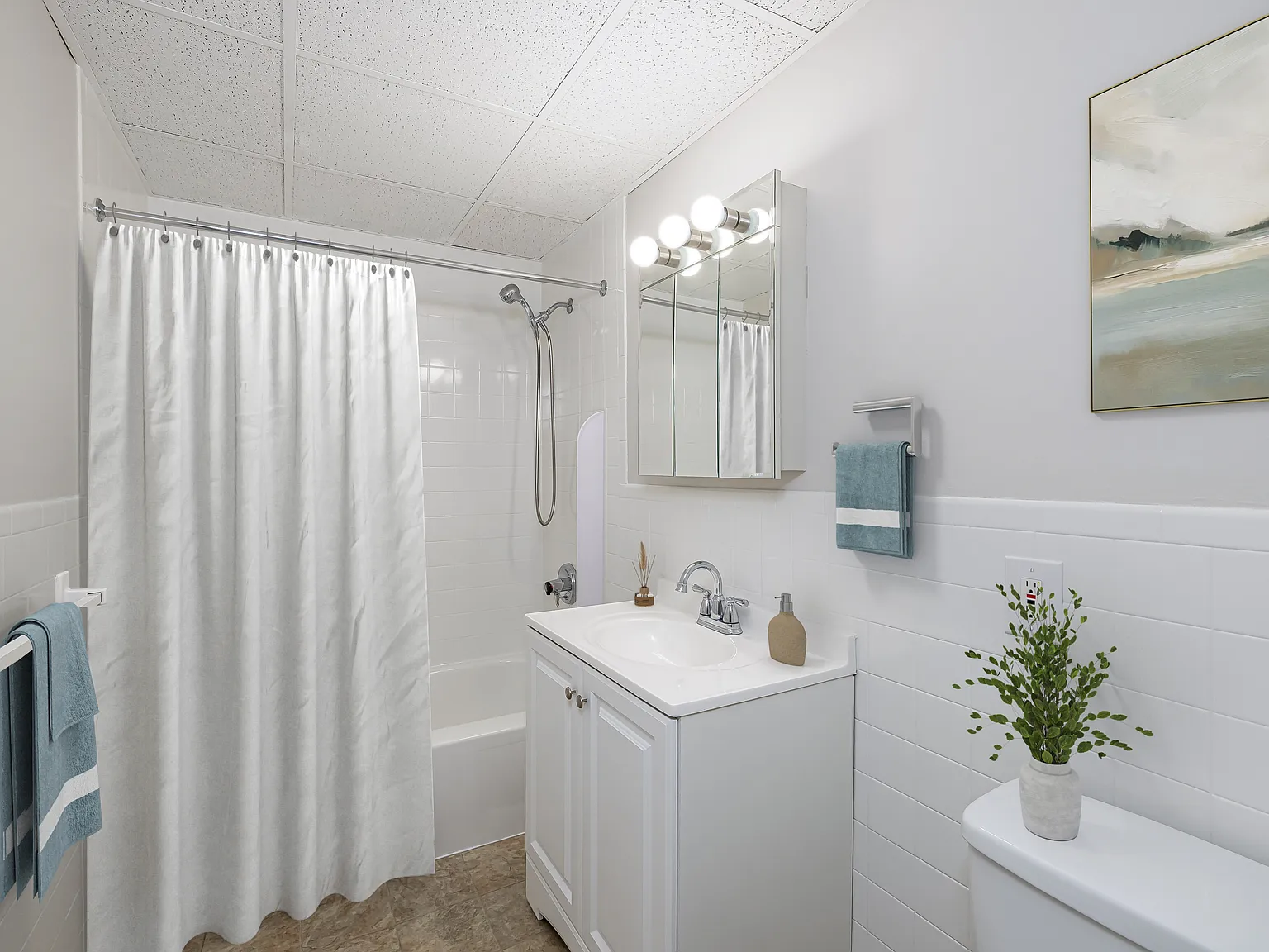 Montcalm Heights Apartments — Photo 4