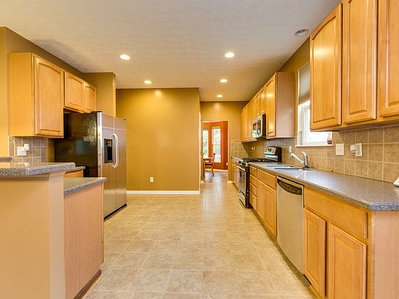 4th image of 6409 Summers Nook Dr