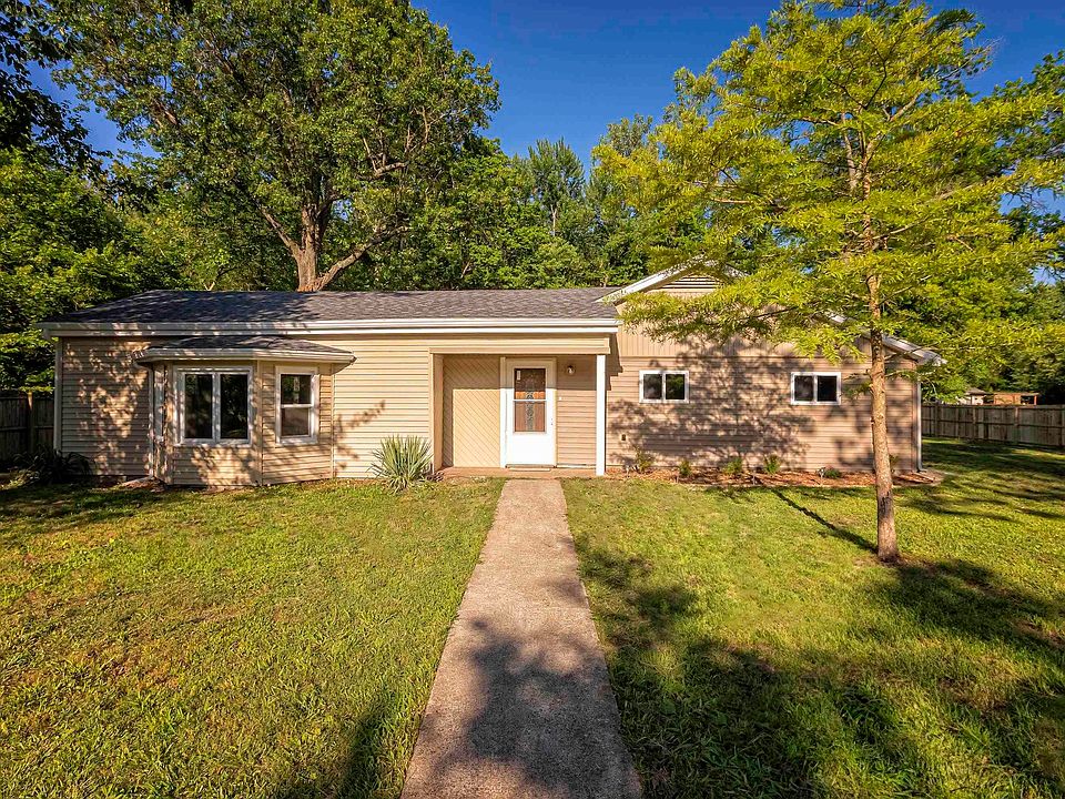 1111 S Maple St, Carterville, IL 62918 MLS QC4244958 Zillow