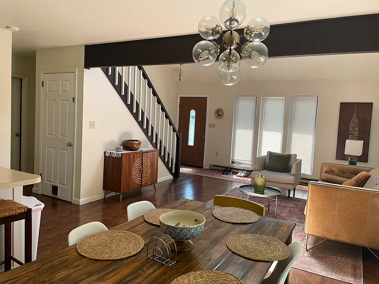 218 Sunlight Dr — Photo 4