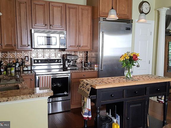 3rd image of 37029 Turnstone Cir