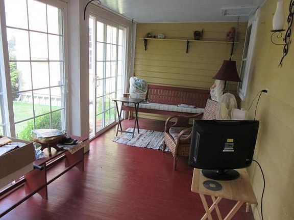 5th image of 127 Bussell Ln