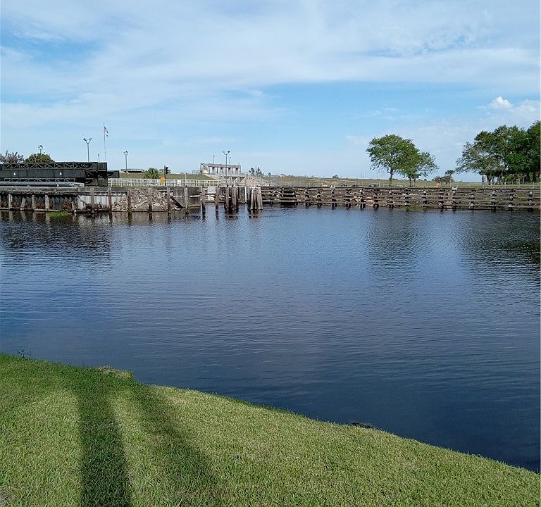 1st image of 808 Cowhouse Rd