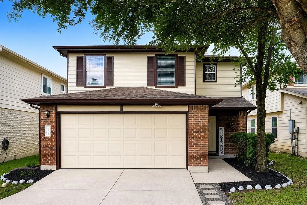 3 bed, 2.5 bath, 1856 sqft, $2,000 — Photo 1