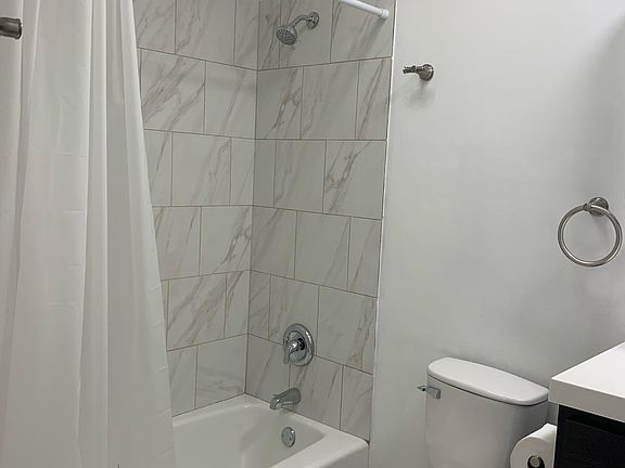 5th image of 3194 N Milwaukee Ave #2R
