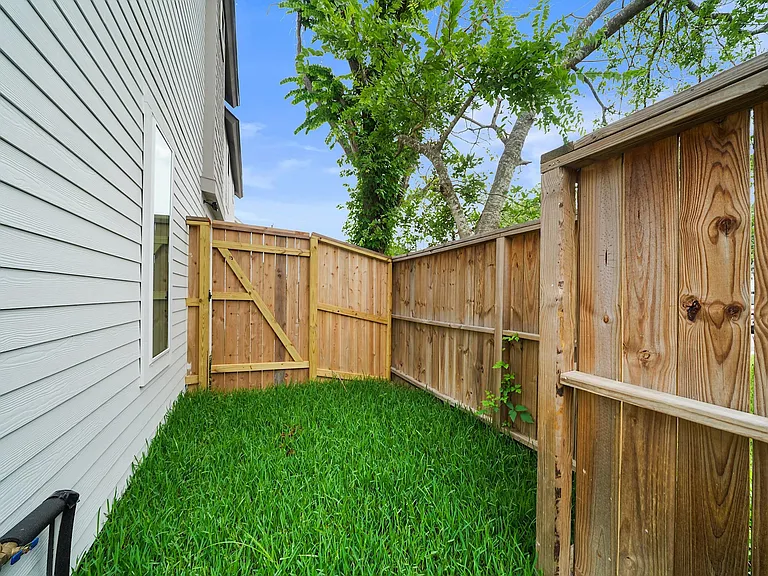 7504 Carver Rd #D — Photo 23