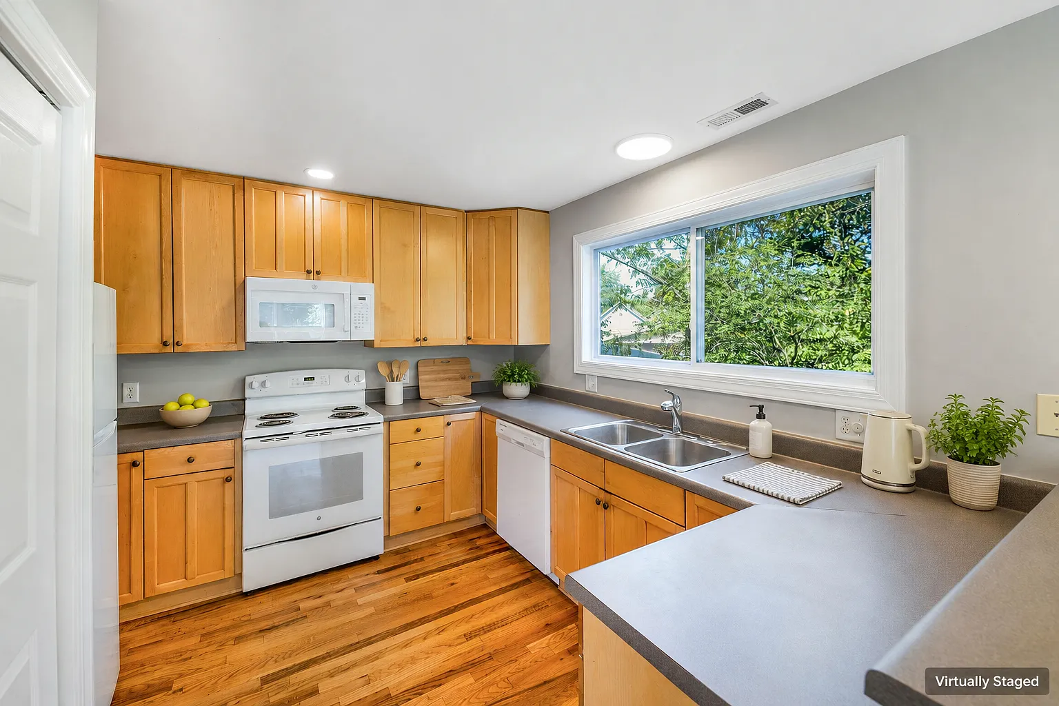 26 Nevada Ave — Photo 4