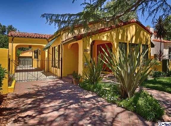 3rd image of 2605 E Glenoaks Blvd
