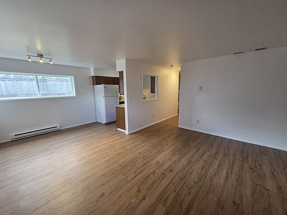5th image of 500 S Circle Dr #B