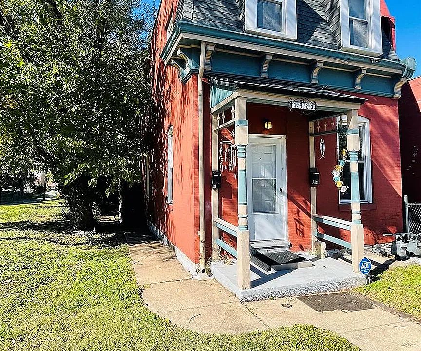 1st image of 1421 Montrose Ave #1F