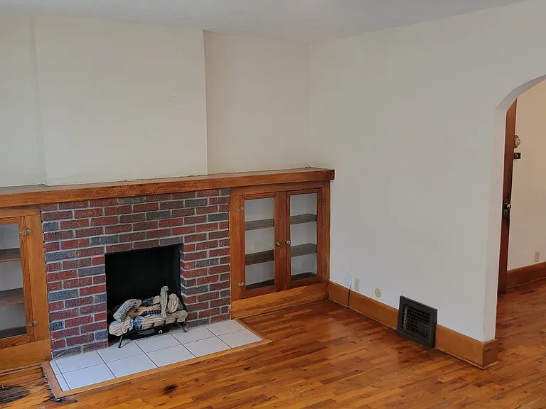 746 N Woodrow Ave — Photo 4