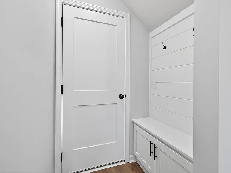 548 Madison St — Photo 36