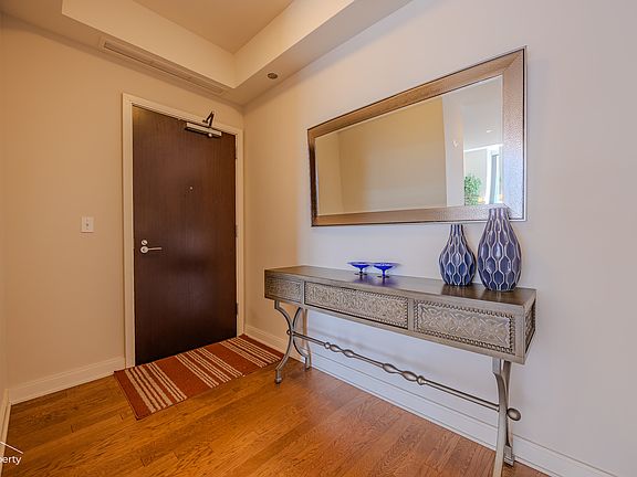 4th image of 60 E Monroe St Unit 2403