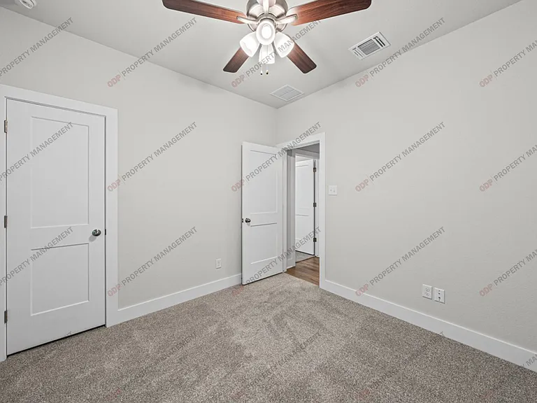 2717 Fox River Dr — Photo 8