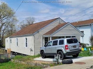927 Meadow Dr, South Charleston, WV 25309