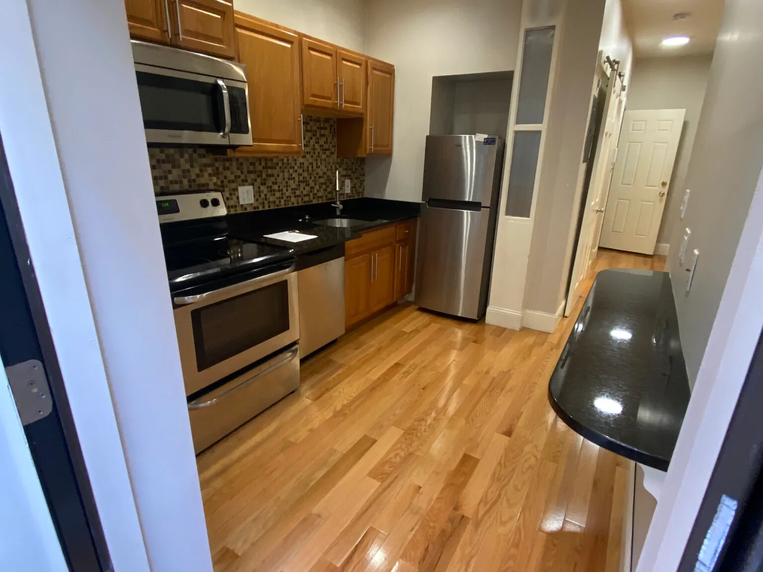 1 bed, 999 sqft, $2,800 — Photo 4