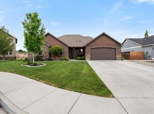 275 Canyon Rim Ct, Richland, WA 99352