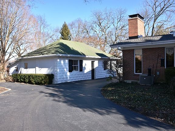 5th image of 1195 W Main St