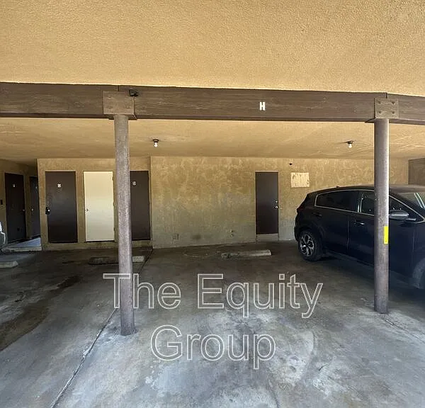 733 S County Center Dr #H — Photo 15