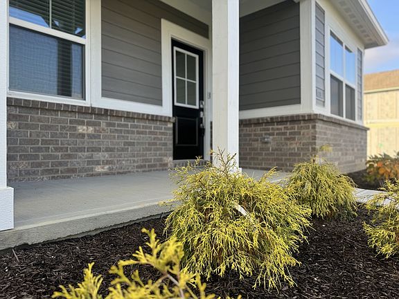 2nd image of 2075 Mildred Rd