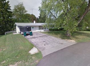 39238 92nd Pl, Genoa City, WI 53128