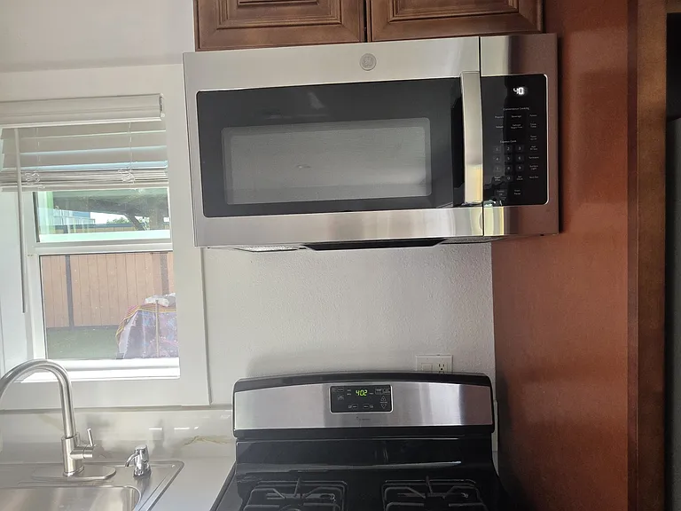 Microwave/stove