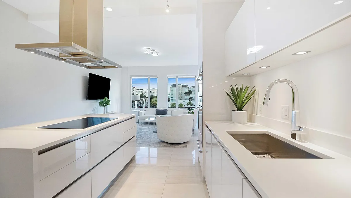 Building Photo - 155 E Boca Raton Rd #501