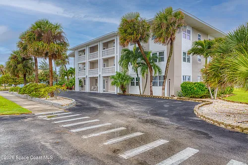 1273 Jimmy Buffett Memorial Hwy #304 Photo 1
