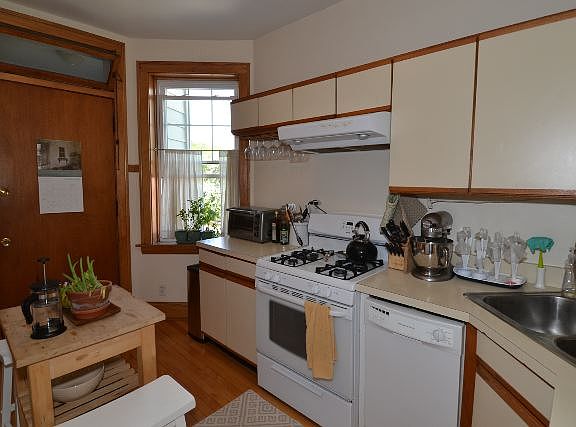 4th image of 5550 N Glenwood Ave #E2