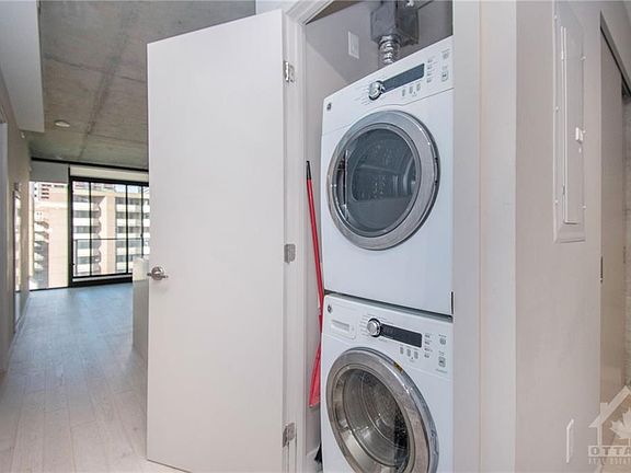 5th image of 224 Lyon St N #710