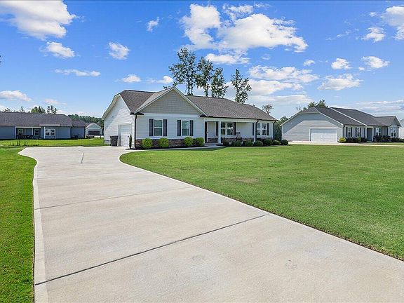 3rd image of 206 Tuscany Cir