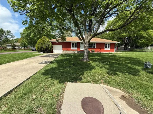 108 W South St, Spring Hill, KS 66083