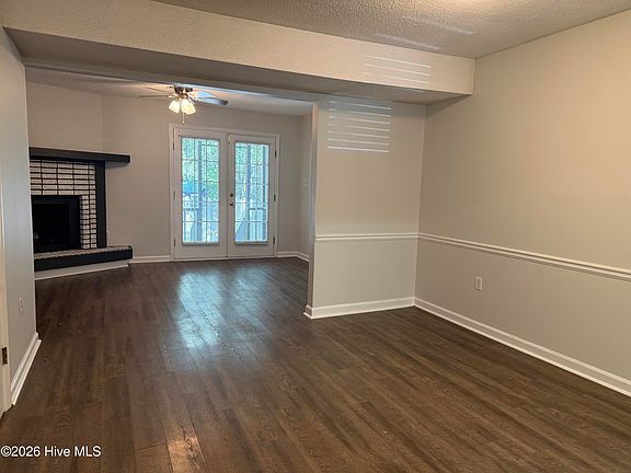 3rd image of 3127 Village Ct N