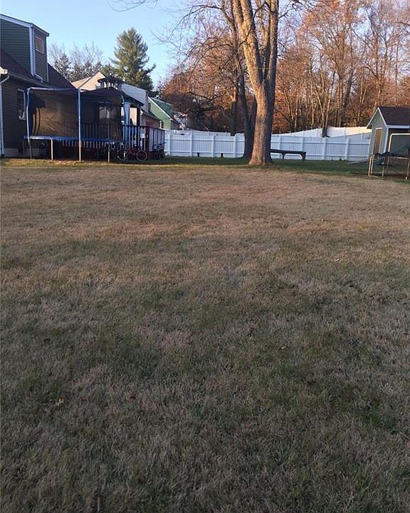 2nd image of 11 Edward Ln