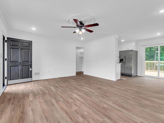 5th image of 109 Leland Cir