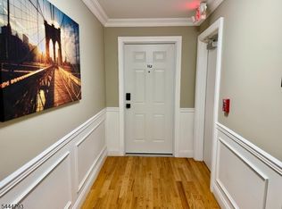 381 Communipaw Ave UNIT 1B, Jersey City, NJ 07304
