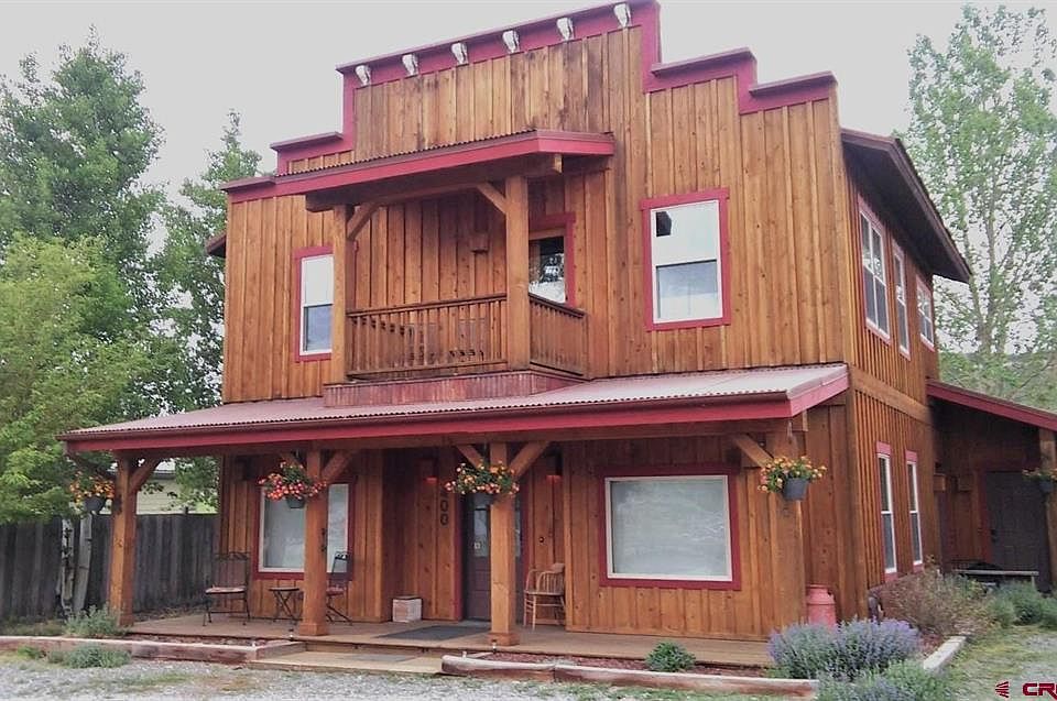 1st image of 400 Palomino Trail