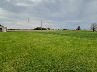 946 N 33rd Rd, Utica, IL 61373