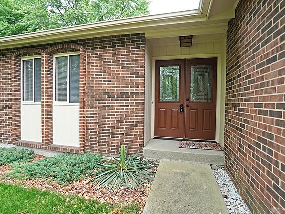 4th image of 6092 Eddington Dr