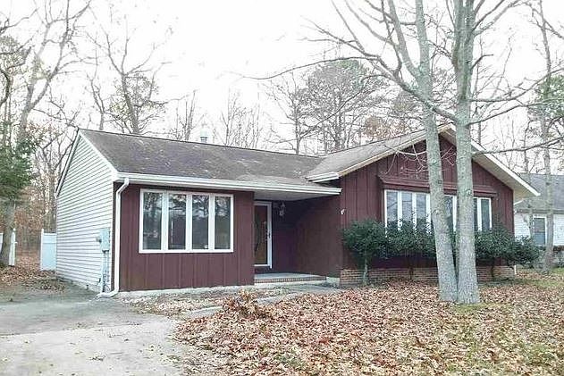 2nd image of 519 Cornwall Dr